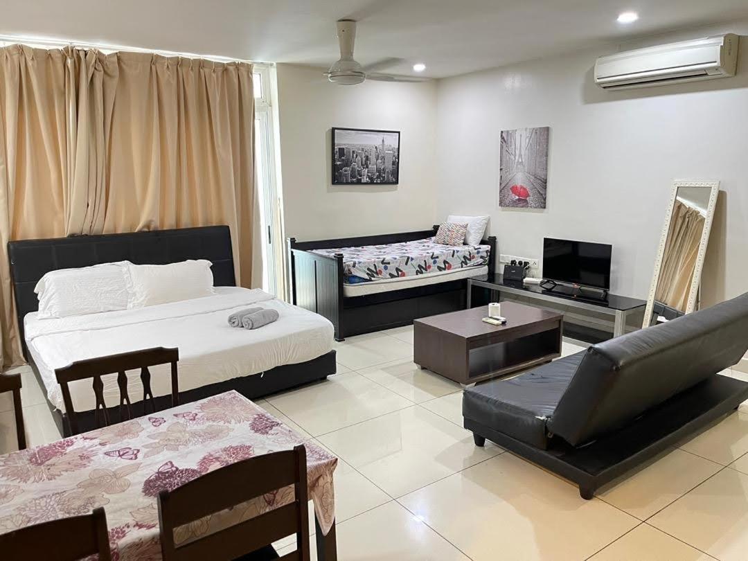 Jb City D'Esplanade Shopping Mall Apartment Johor Bahru Exterior photo