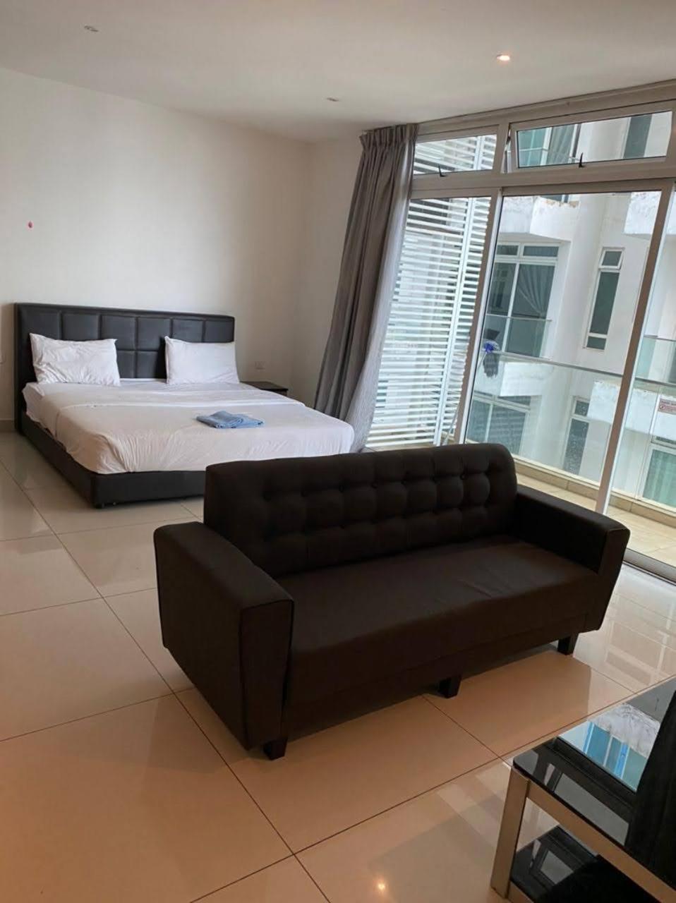 Jb City D'Esplanade Shopping Mall Apartment Johor Bahru Exterior photo