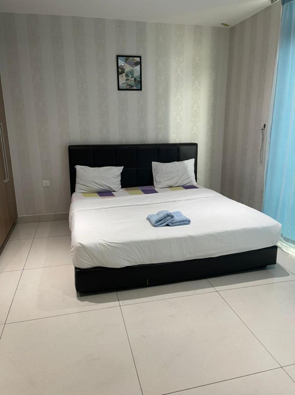 Jb City D'Esplanade Shopping Mall Apartment Johor Bahru Exterior photo